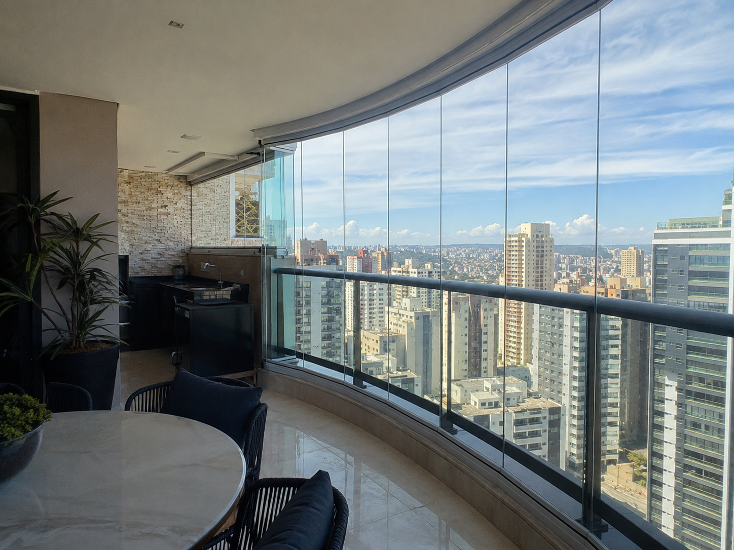 Insulfilm residencial em apartamento no Buritis, Belo Horizonte